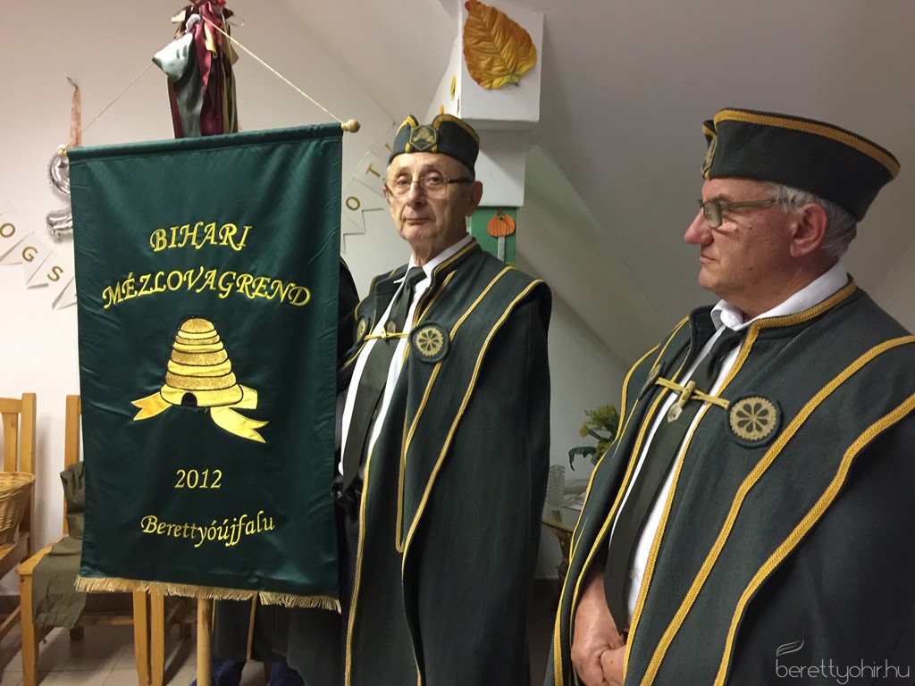 A Fényes-házban járt a Bihari Mézlovagrend 14